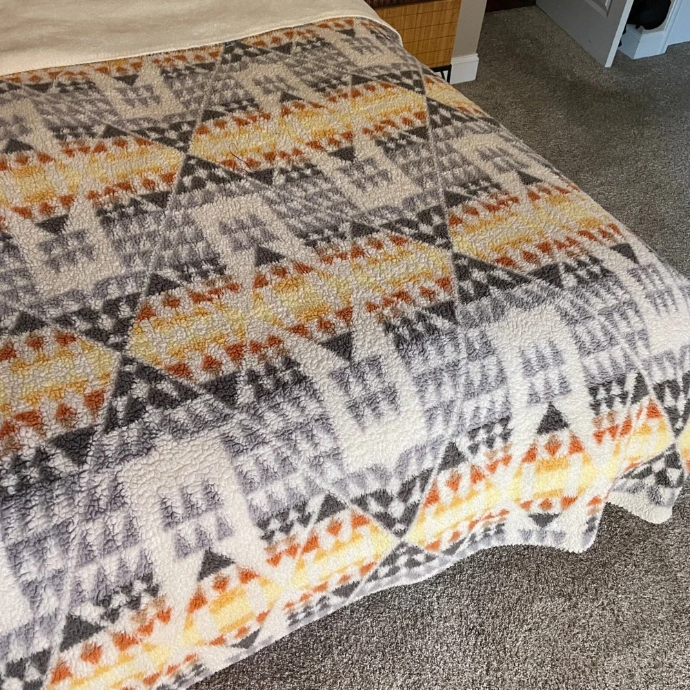 Pendleton Sherpa Fleece Blanket Twin Size Gray Arrow Point Geometric Southwest